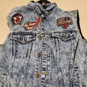Large(M) Altered Chicago Bulls Hooded Denim Vest